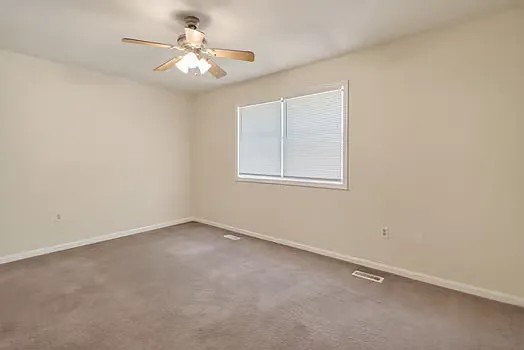 11 Betty Lee Pl — Photo 14