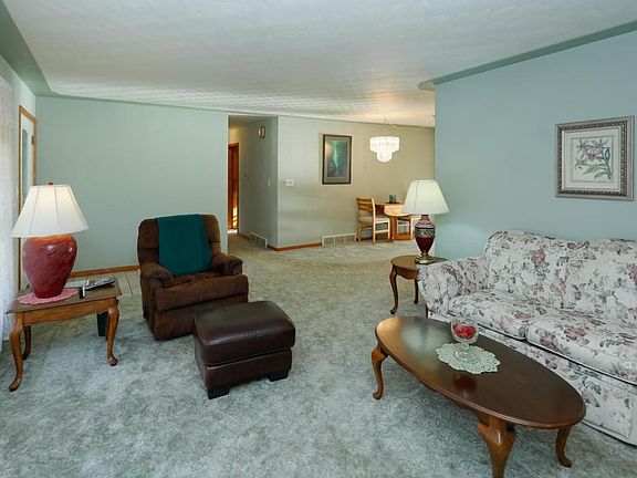 14546 6 1-2 Mile Rd-105