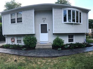 64 Spice Bush Trl, Narragansett, RI 02882