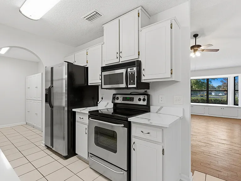 404 Westgate Cir — Photo 14