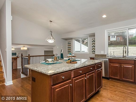 Chef's Gourmet Kitchen