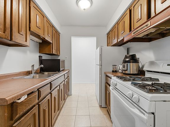 5th image of 1198 Royal Glen Dr APT 126