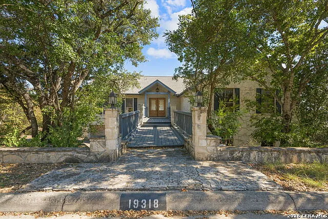 3 bed, 2.5 bath, 3114 sqft, $3,000 — Photo 1