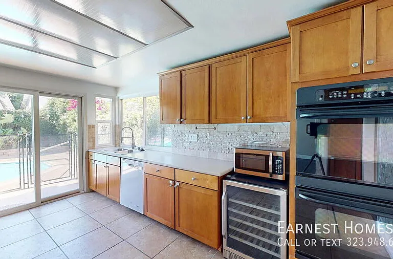 21019 Hackney St — Photo 12