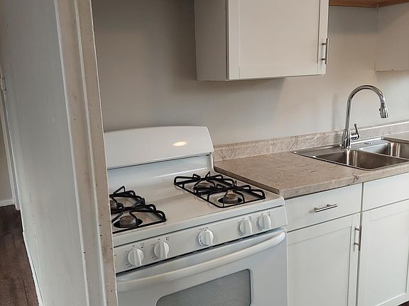 5th image of 405 E Sherwood Ave
