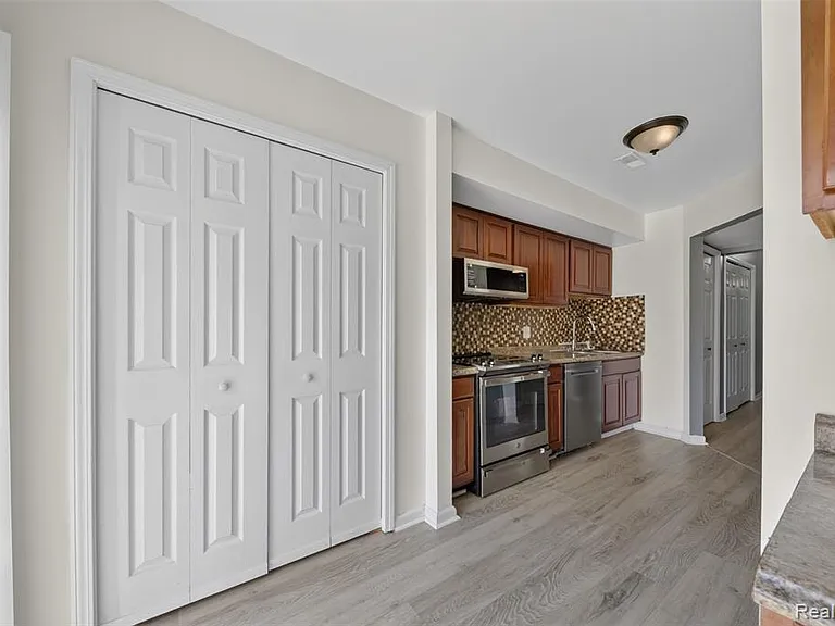 16515 Terrace Village Dr — Photo 20
