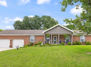 114 Oakview Dr, Rossville, GA 30741