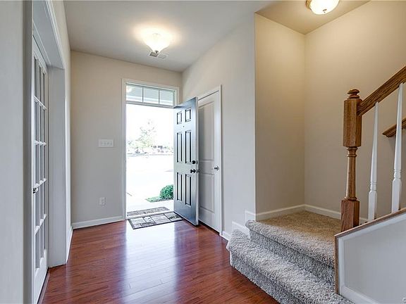 4th image of 8215 Creekside Bluffs Ln