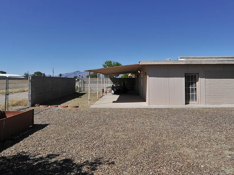 2736 S Calle Yucatan — Photo 22
