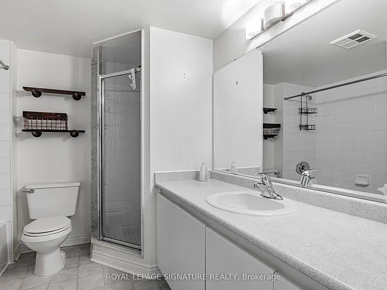 100 Redpath Ave #23 — Photo 24