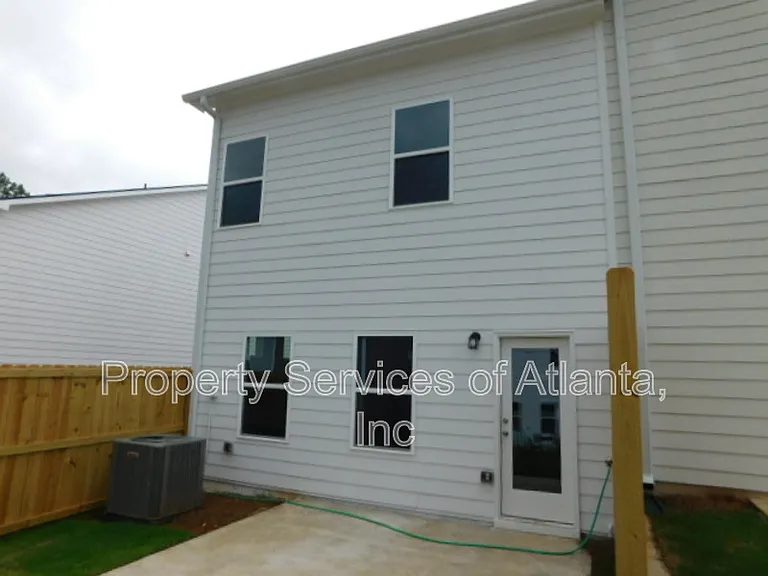523 Ryan Ct — Photo 23