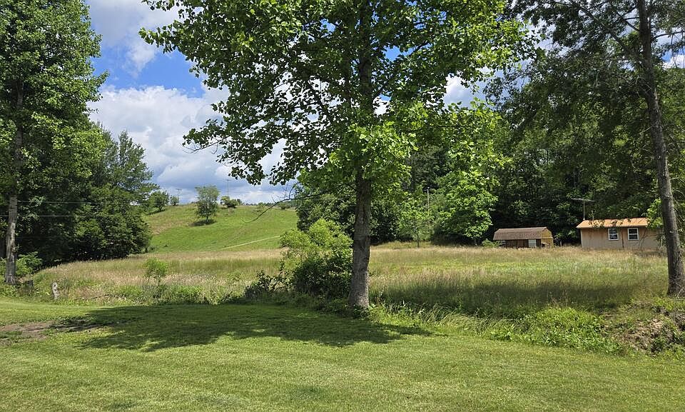 2nd image of 1205 Fir Prong Rd