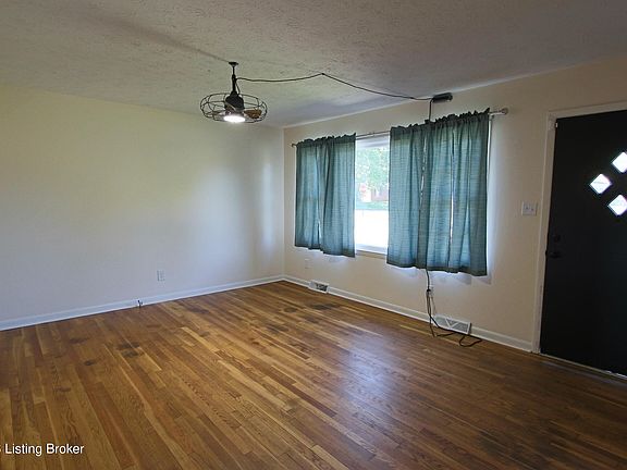 3rd image of 1832 Raleigh Rd