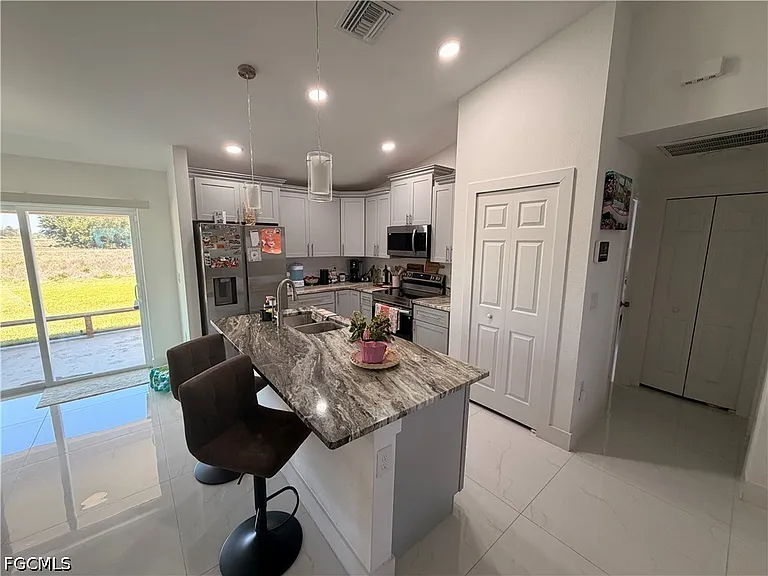 4702 Loraine Ave S — Photo 6