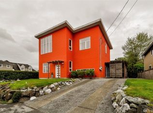 211 S 102nd St, Seattle, WA 98168