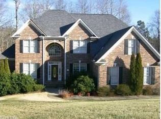 317 Winrow Dr, Jamestown, NC 27282