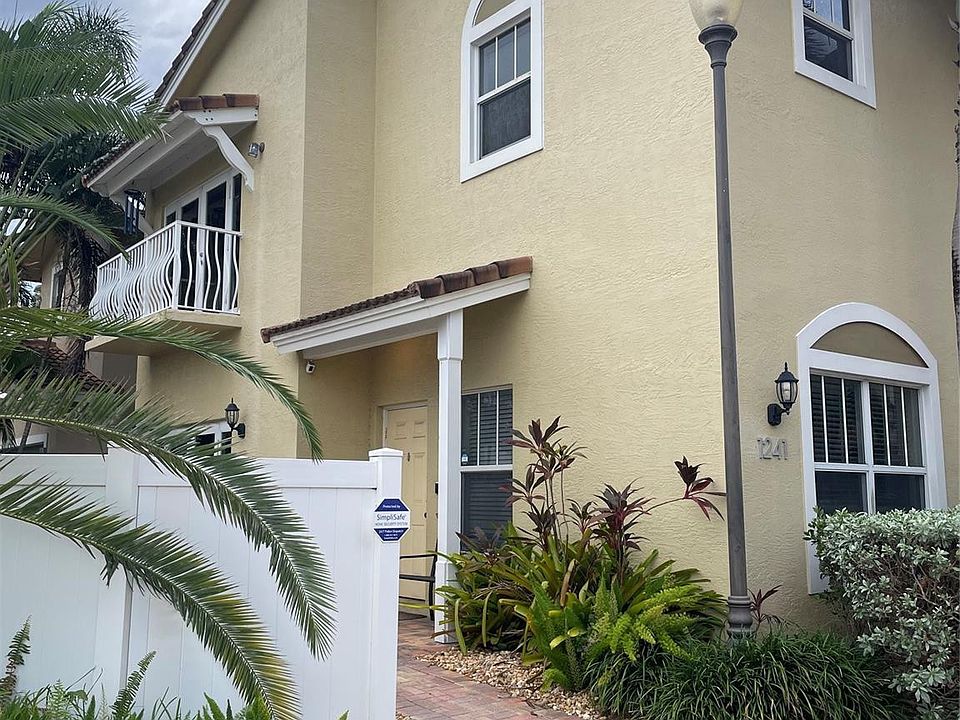1st image of 1241 NE 32nd Street