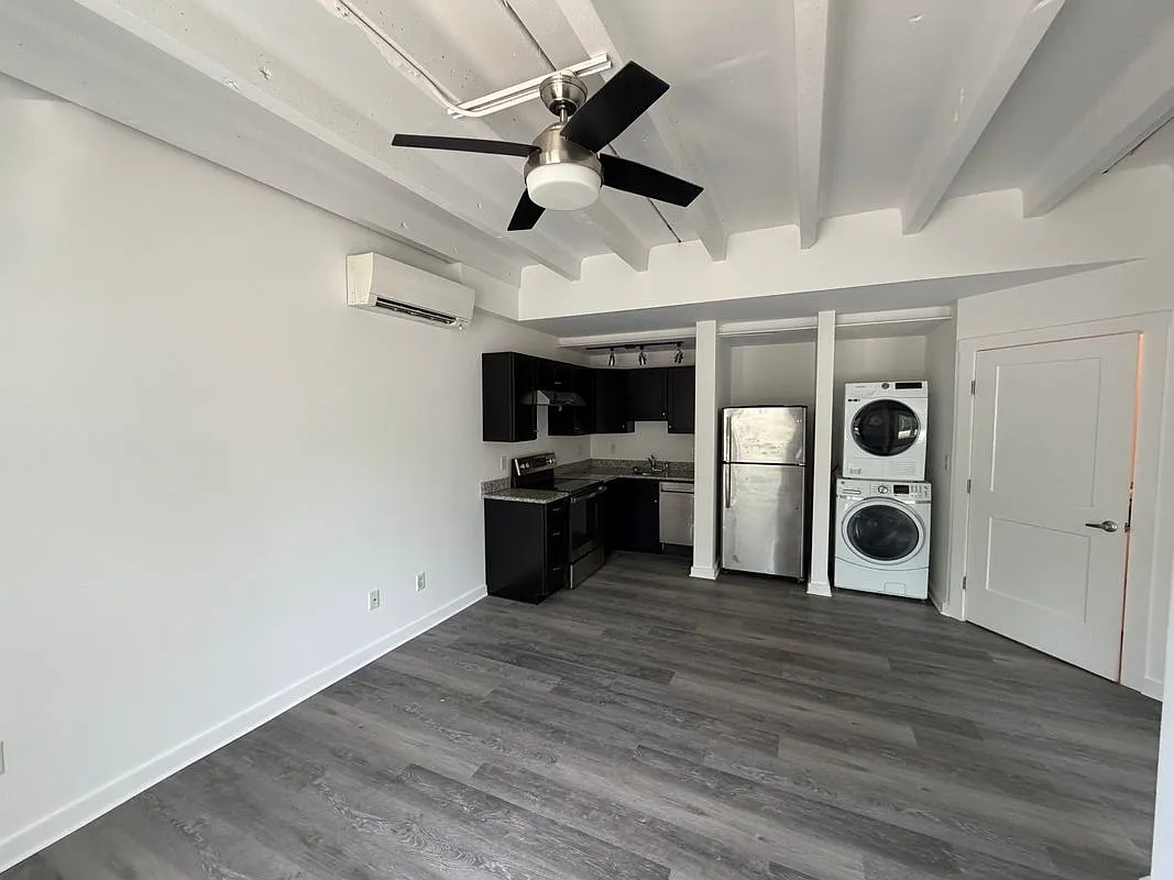 1 bed, 1.0 bath, 500 sqft, $1,300 — Photo 4