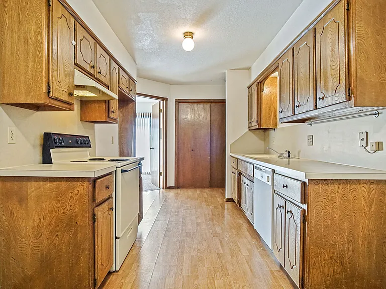 8910 Oak Valley Dr — Photo 12