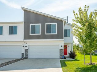 9656 Heightsview Dr, West Des Moines, IA 50266