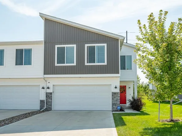 9656 Heightsview Dr, West Des Moines, IA 50266