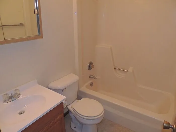 210 S Chestnut St #4 — Photo 11