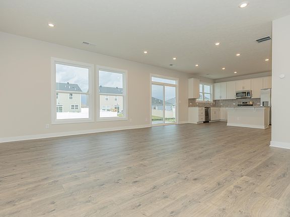 3rd image of 4708 Jackson Dr