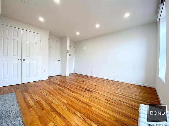 3rd image of 442 E 9th St APT 4A