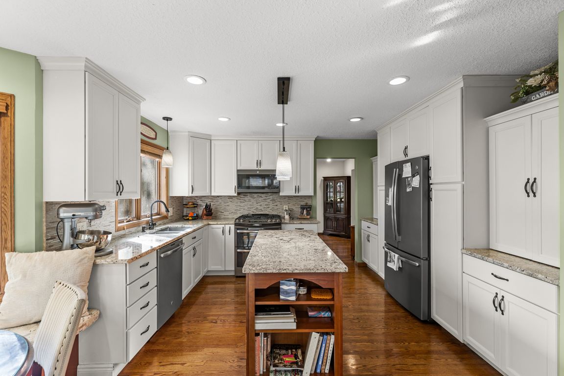 next background image