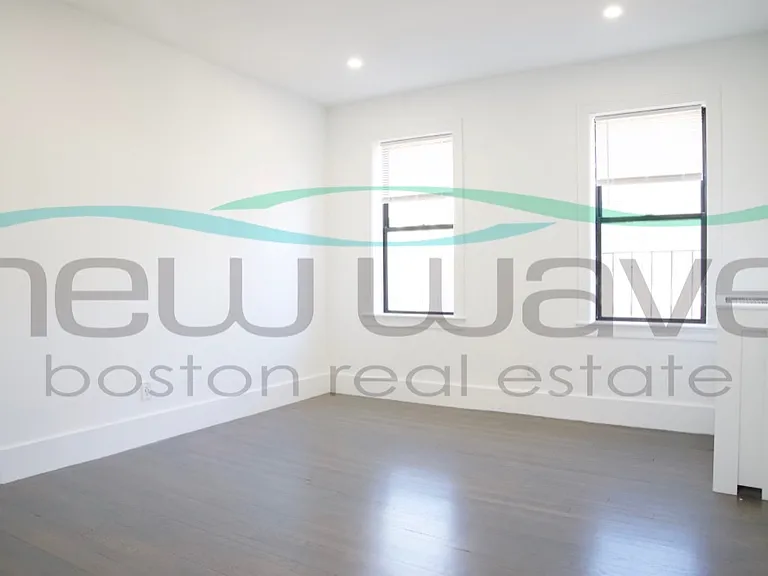 11 Queensberry St #16 — Photo 4