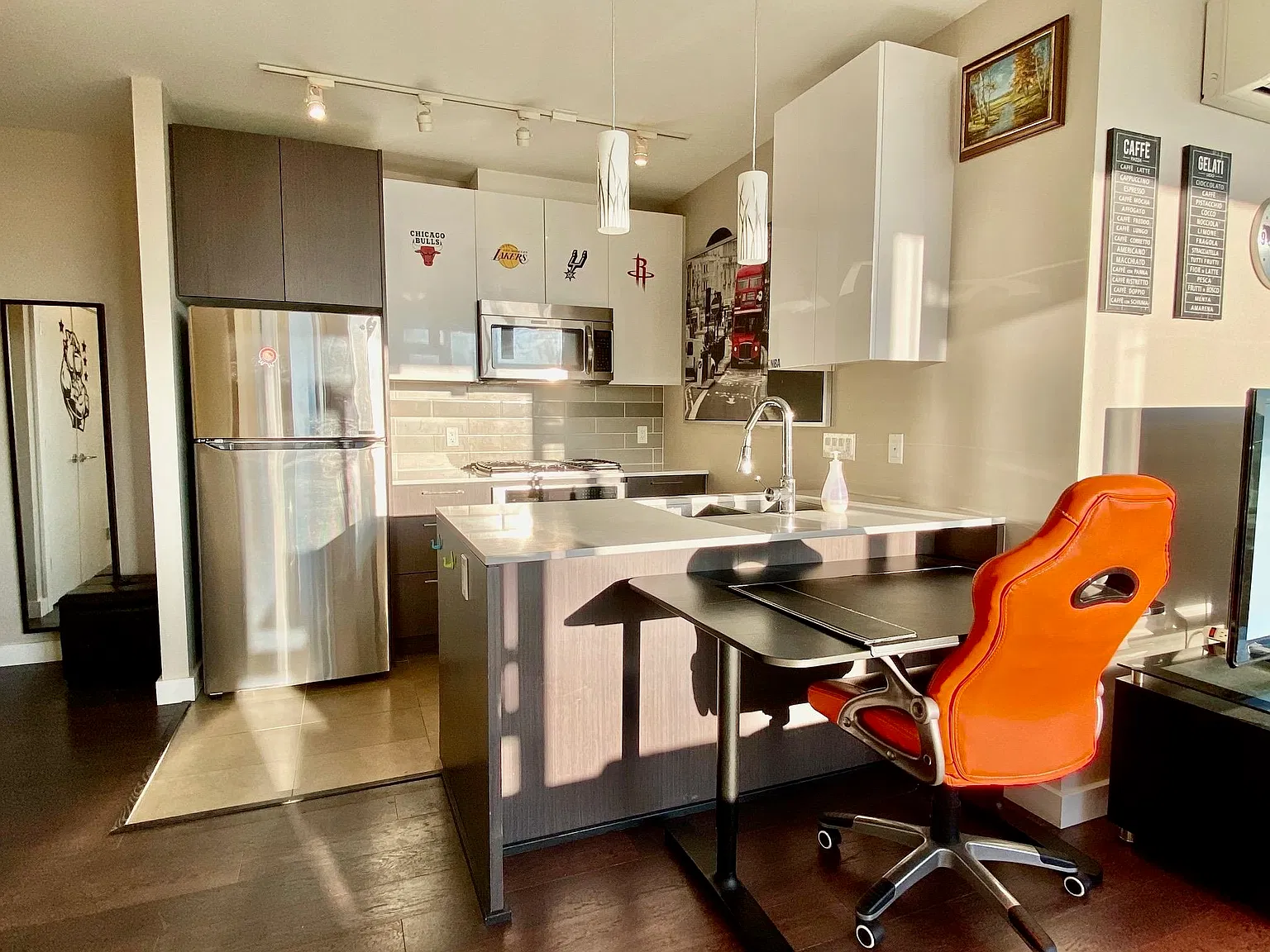 2 bed, 812 sqft, $2,700 — Photo 4