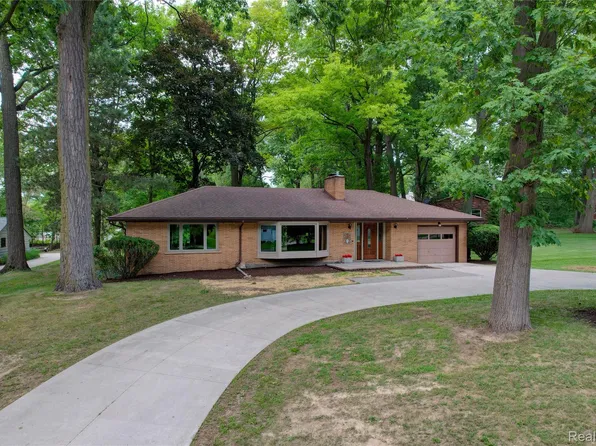 480 Eileen Dr, Bloomfield Hills, MI 48302