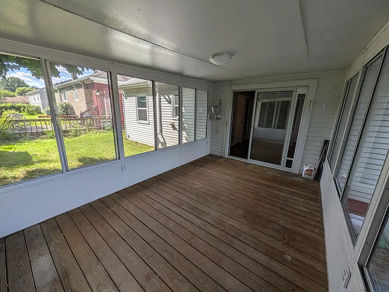 505 Maple St — Photo 22