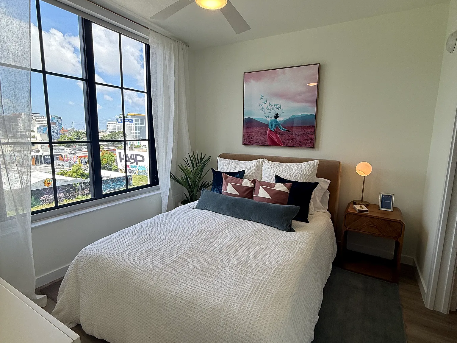 1 bed, 726 sqft, $2,395 — Photo 4