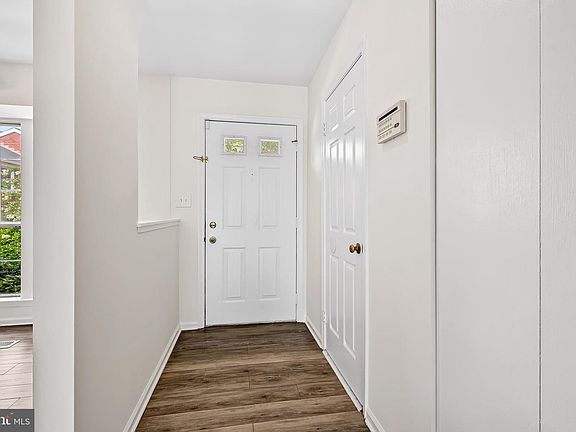2nd image of 919 Dartmouthglen Way