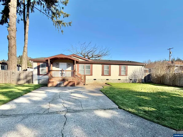 1863 Inland Way, Springfield, OR 97477