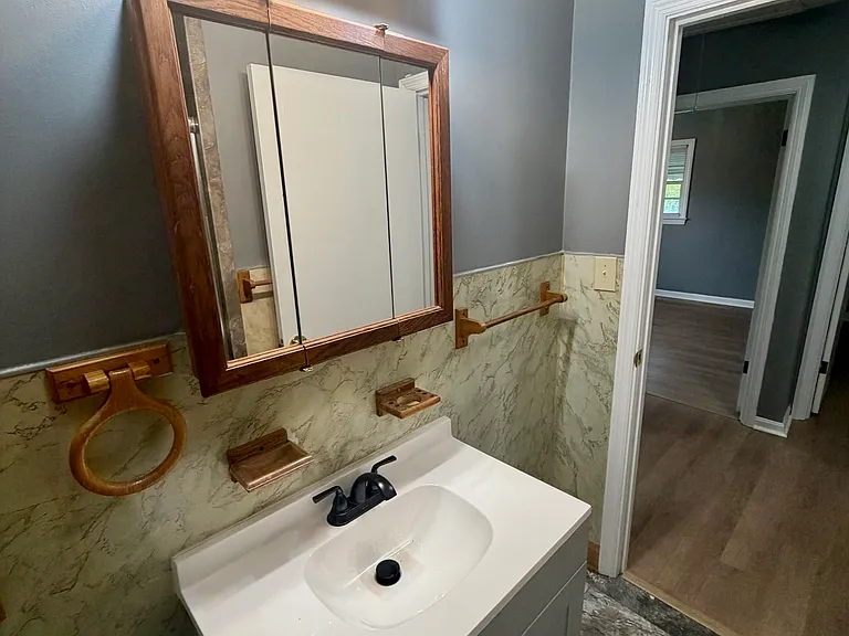 208 Crescent Dr — Photo 17