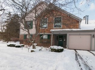 1932 Gresham Cir UNIT 67A, Wheaton, IL 60189