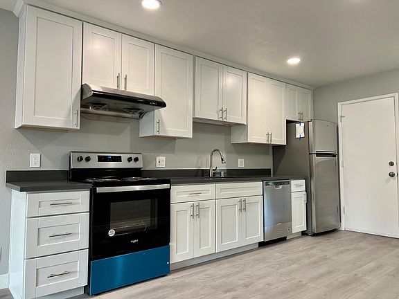 5th image of 664 Grand Fir Ave
