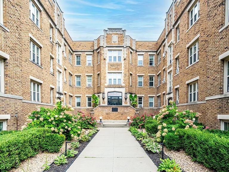 Belmont Apartments — Photo 19