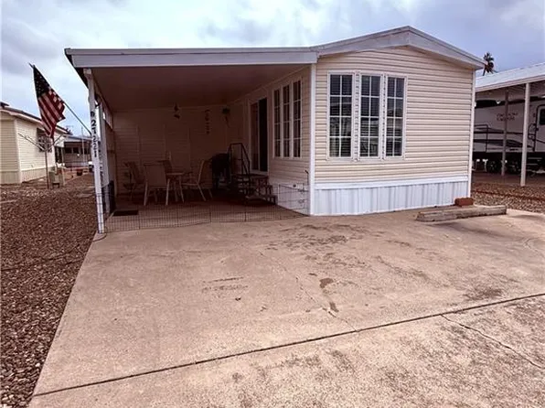 221 Harness Dr, Mission, TX 78574