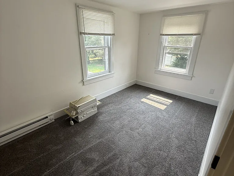 18 W Main St — Photo 10