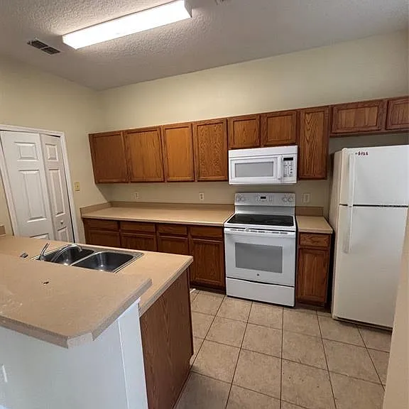 2417 Temple Grove Ln — Photo 3