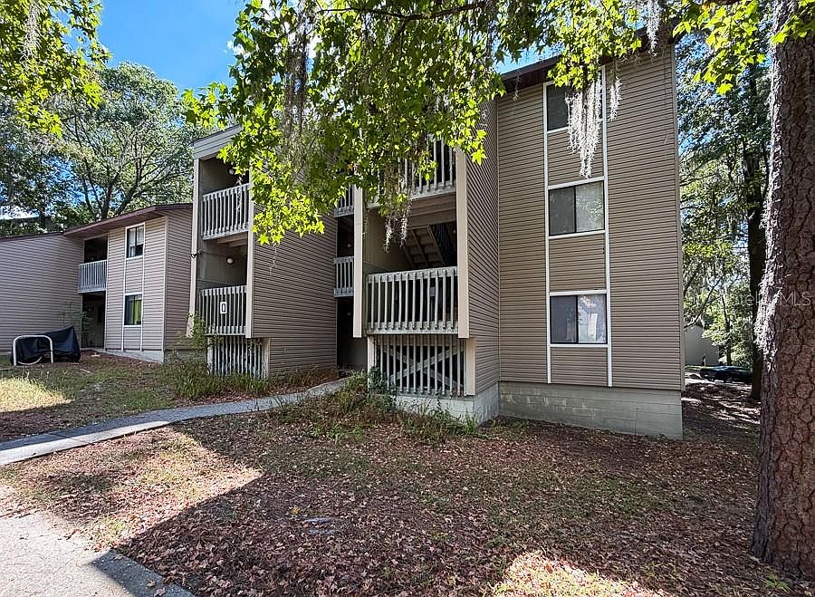 1st image of 109 SE 16th Ave APT Q301