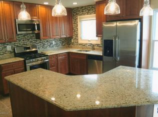 5 Maniwaki Dr, Toms River, NJ 08757