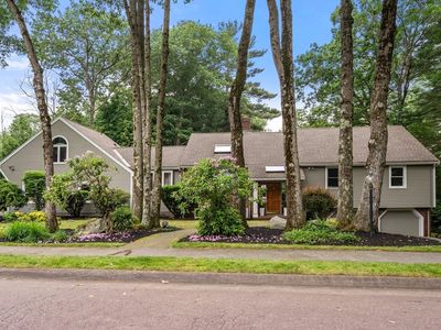173 Locksley Rd, Lynnfield, MA, 01940