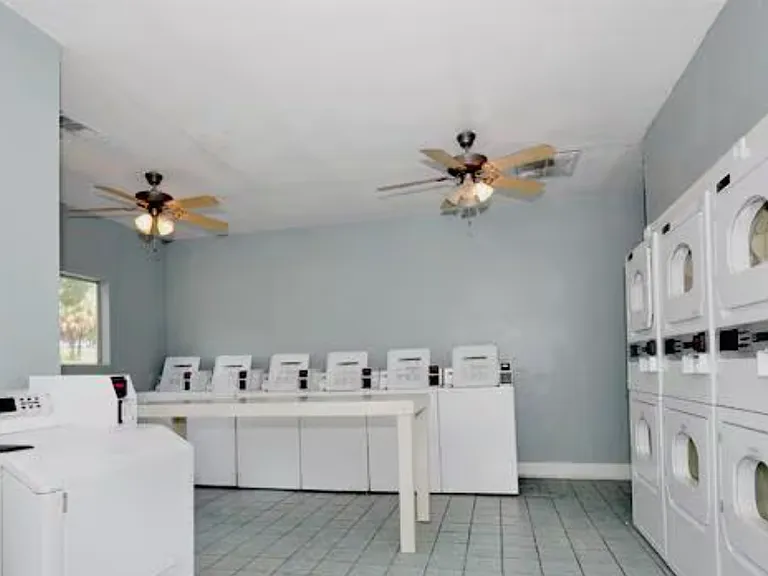 Lighthouse Bay Apartment Homes — Photo 9