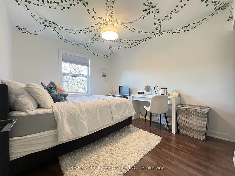 2504 Donnavale Dr — Photo 21