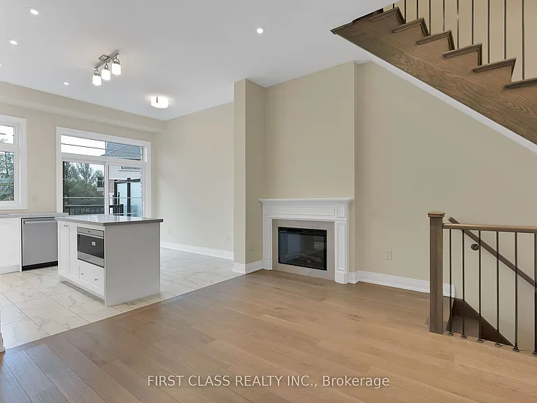 4289 Major Mackenzie Dr — Photo 4