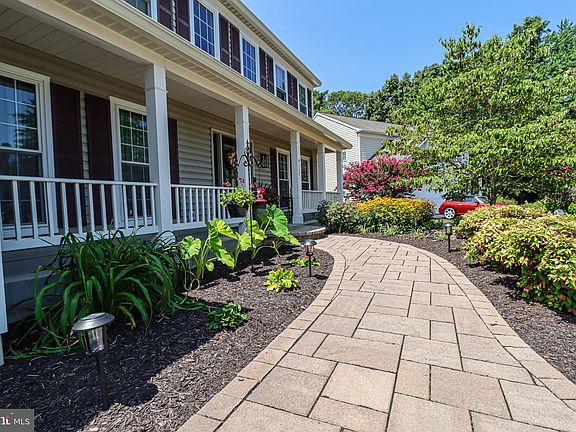 3rd image of 4112 Middlebury Ct